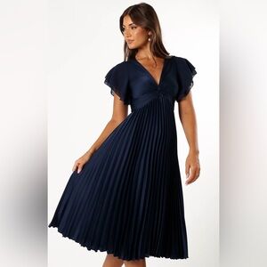 Petal & Pup Nova Flutter Sleeve Midi Dress